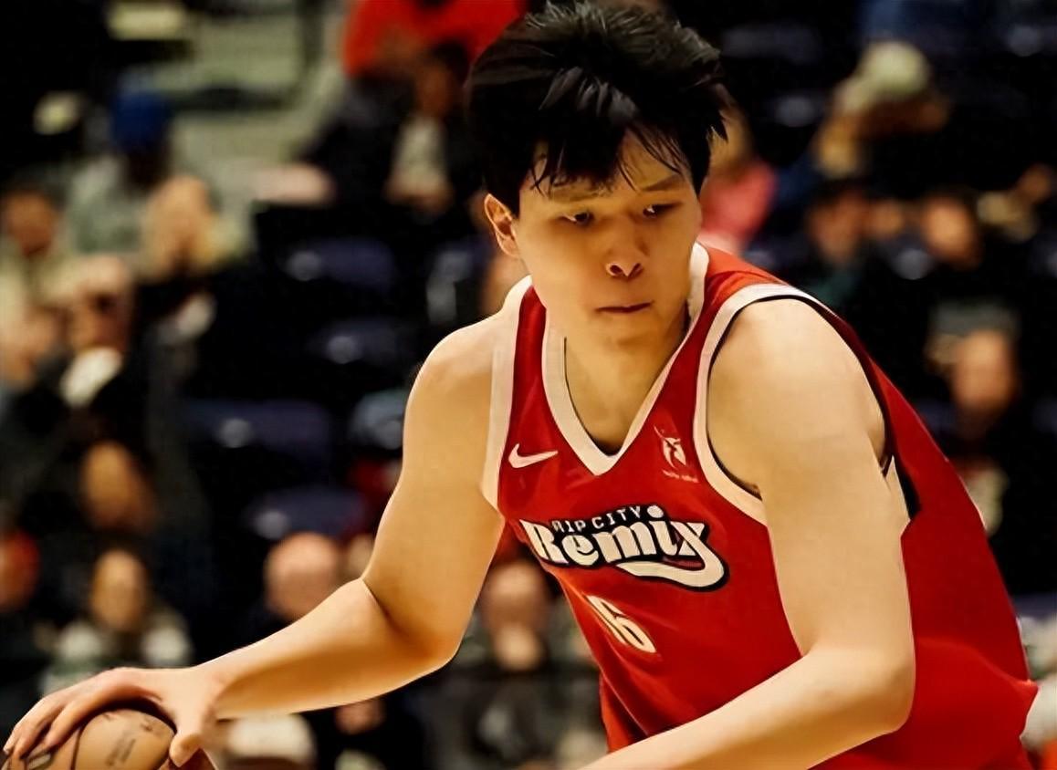 app下载-16投14中,砍31+8!杨瀚森最强一战,斯普利特该给机会了